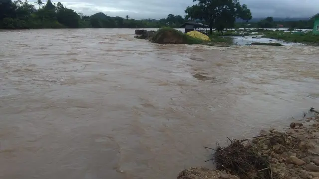 Banjir melanda Kabupaten Limapuluh Kota pada Sabtu 5 September 2020. (Liputan6.co/ Dok BPBD Limapuluh Kota)