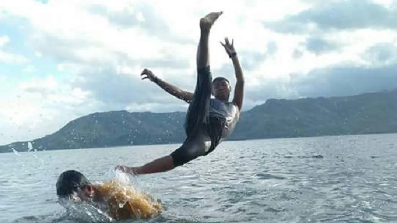 Sapa Pagi dengan Bebaskan Penat di Pulau Dutungan