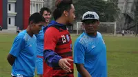 Duet Asisten Lokal Mulai Mendominasi Latihan Arema