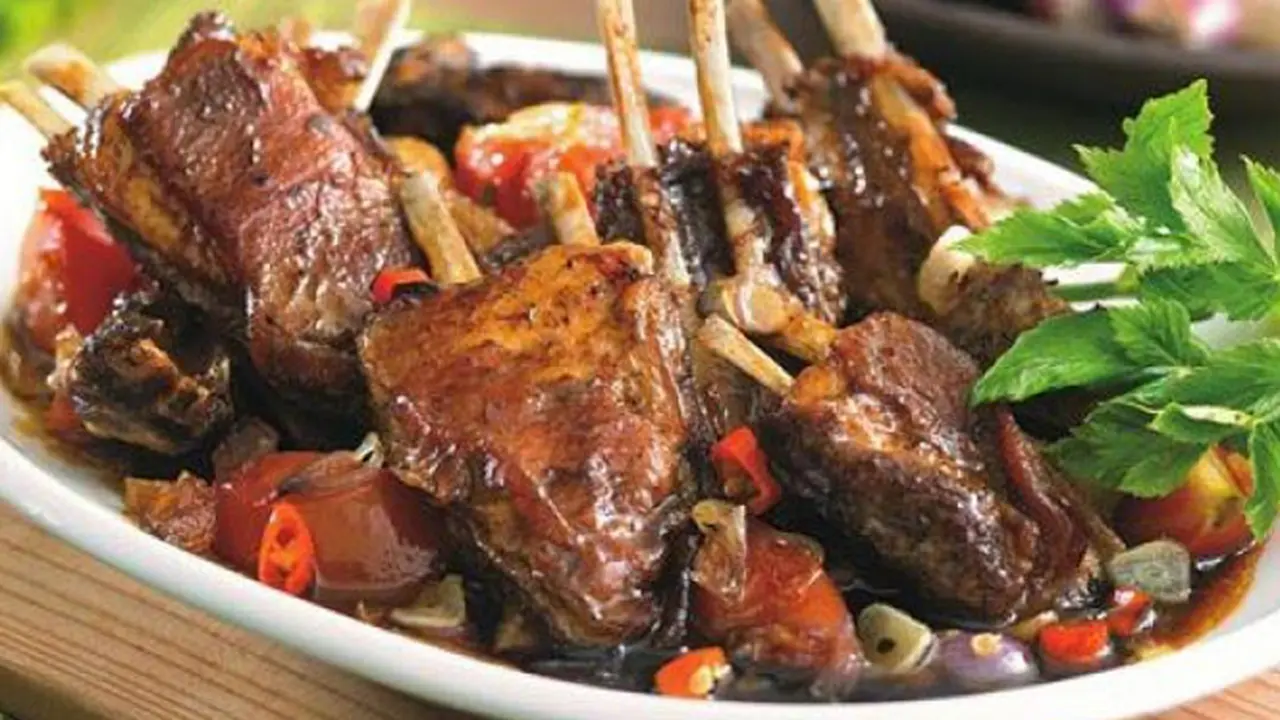 Iga Bakar Berbalut Kecap Khas Timur Tengah