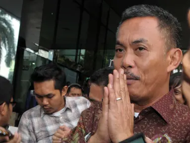 Ketua DPRD DKI Jakarta, Prasetyo Edi Marsudi usai menjalani pemeriksaan sebagai saksi KPK, Senin (11/4). Prasetyo menjadi saksi tersangka M Sanusi dalam kasus dugaan suap pembahasan Raperda terkait reklamasi Teluk Jakarta. (Liputan6.com/Helmi Afandi)