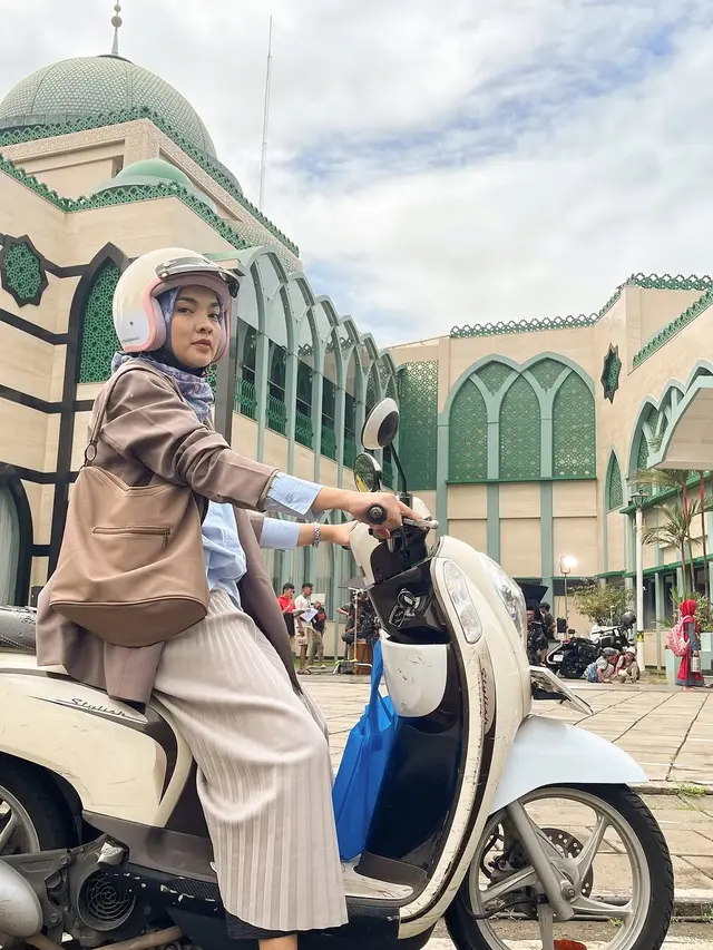 6 Potret Tika Bravani Bareng Pemain Lorong Waktu, Nostalgia Tontonan Masa Kecil