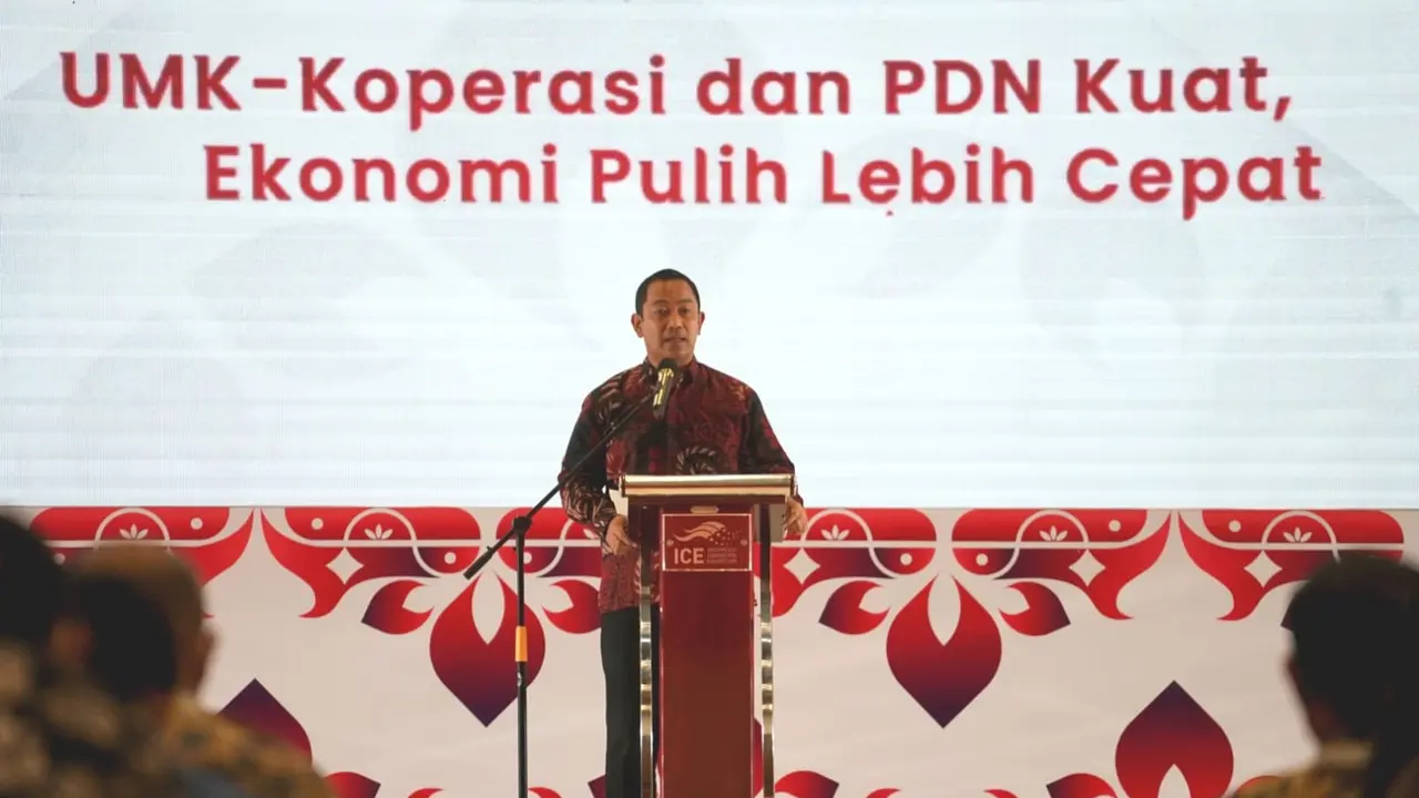Kepala LKPP RI Hendrar Prihadi melakukan gebrakan dengan membekukan dan menuruntayangkan produk di sistem katalog elektronik.