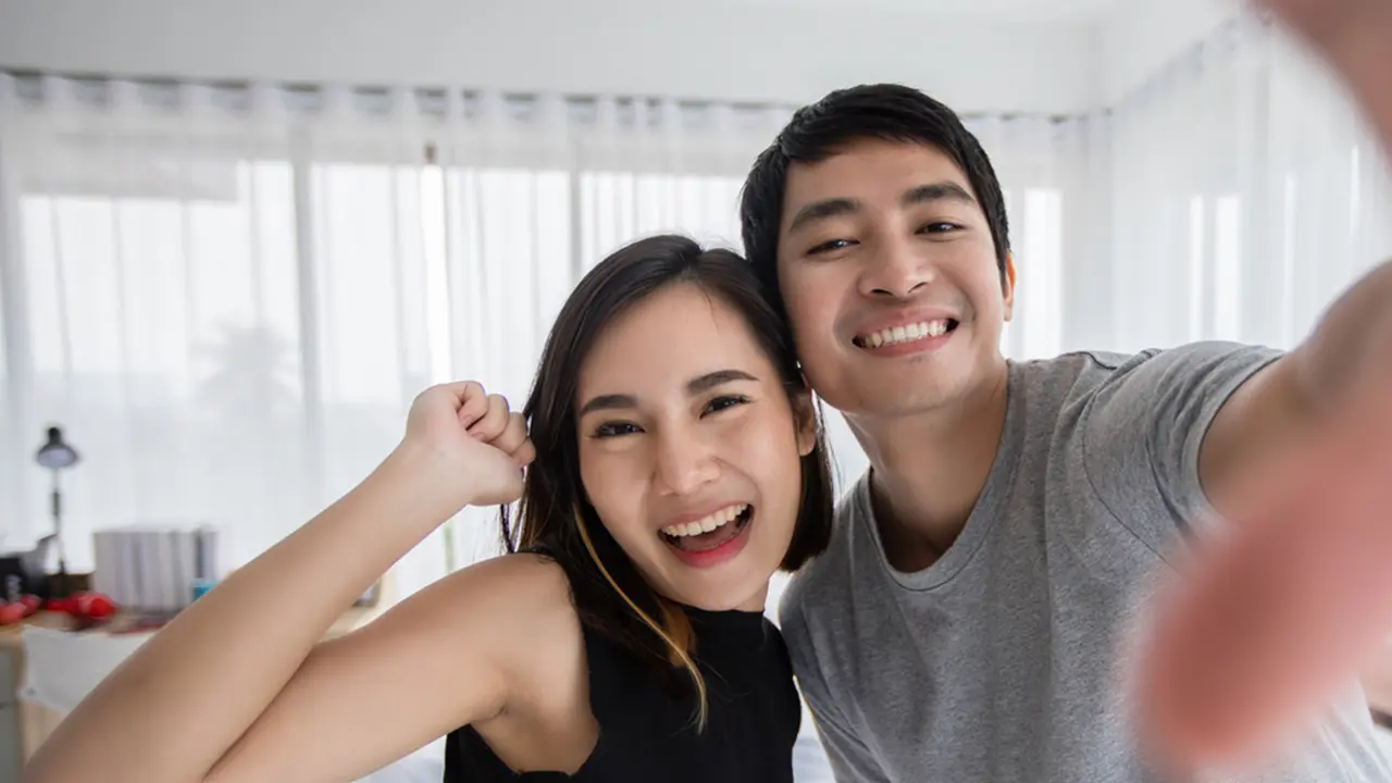 pasangan dan momen kemesraan
