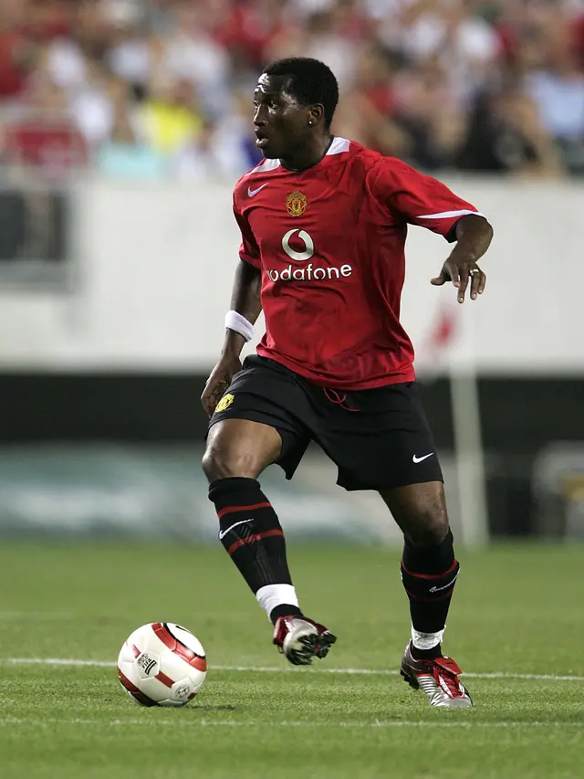Mantan pemain Manchester United, Eric Djemba-Djemba.