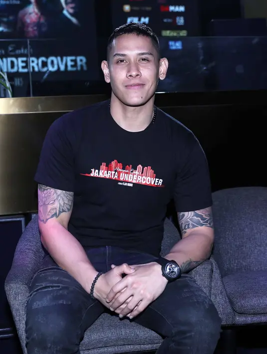 Demi memerankan Awi, Genindra Bimo banyak melakukan observasi. Sekitar dua bulan setengah ingin melepaskan image Bimo aslinya. Beruntung sang istri Andrea Dian setia mendampinginya. (Nurwahyunan/Bintang.com)