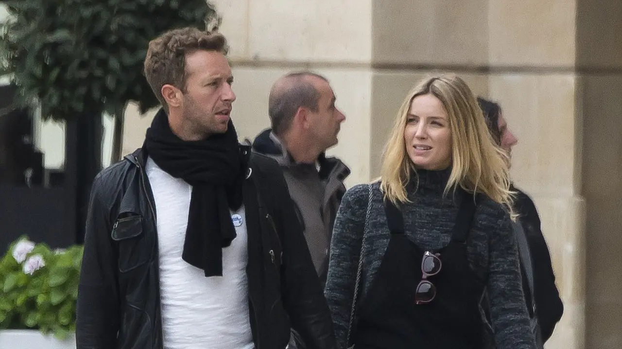 [Bintang] Chris Martin dan Annabelle Wallis