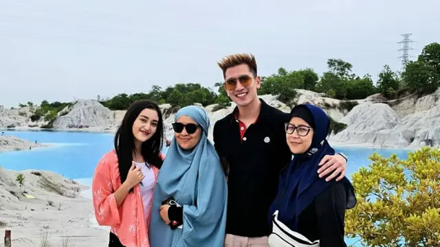 6 Potret Manis Verrel Bramasta dan Ranty Maria di Pulau Bangka, Kerja Sambil Liburan