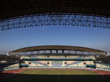 Suasana dari Stadion Wibawa Mukti di Cikarang, Jawa Barat, Senin (10/9/2018). Stadion dengan kapasitas 28.778 ini mulai digunakan sejak tahun 2014 lalu. (Bola.com/Vitalis Trisna)