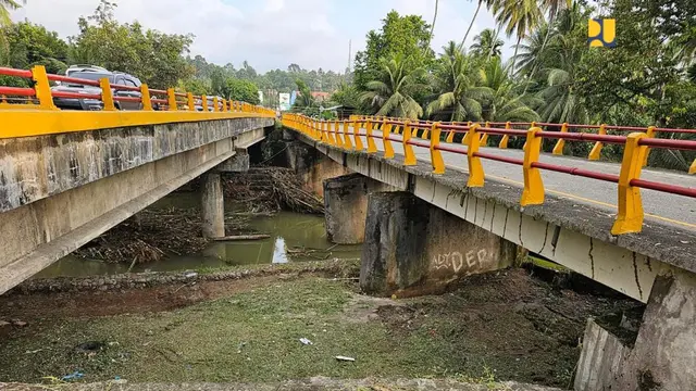 Jembatan Kiambang A  di Kabupaten Padang Pariaman rusak akibat bencana banjir yang berlangsung pada September 2023. (Dok Kementerian PUPR)
