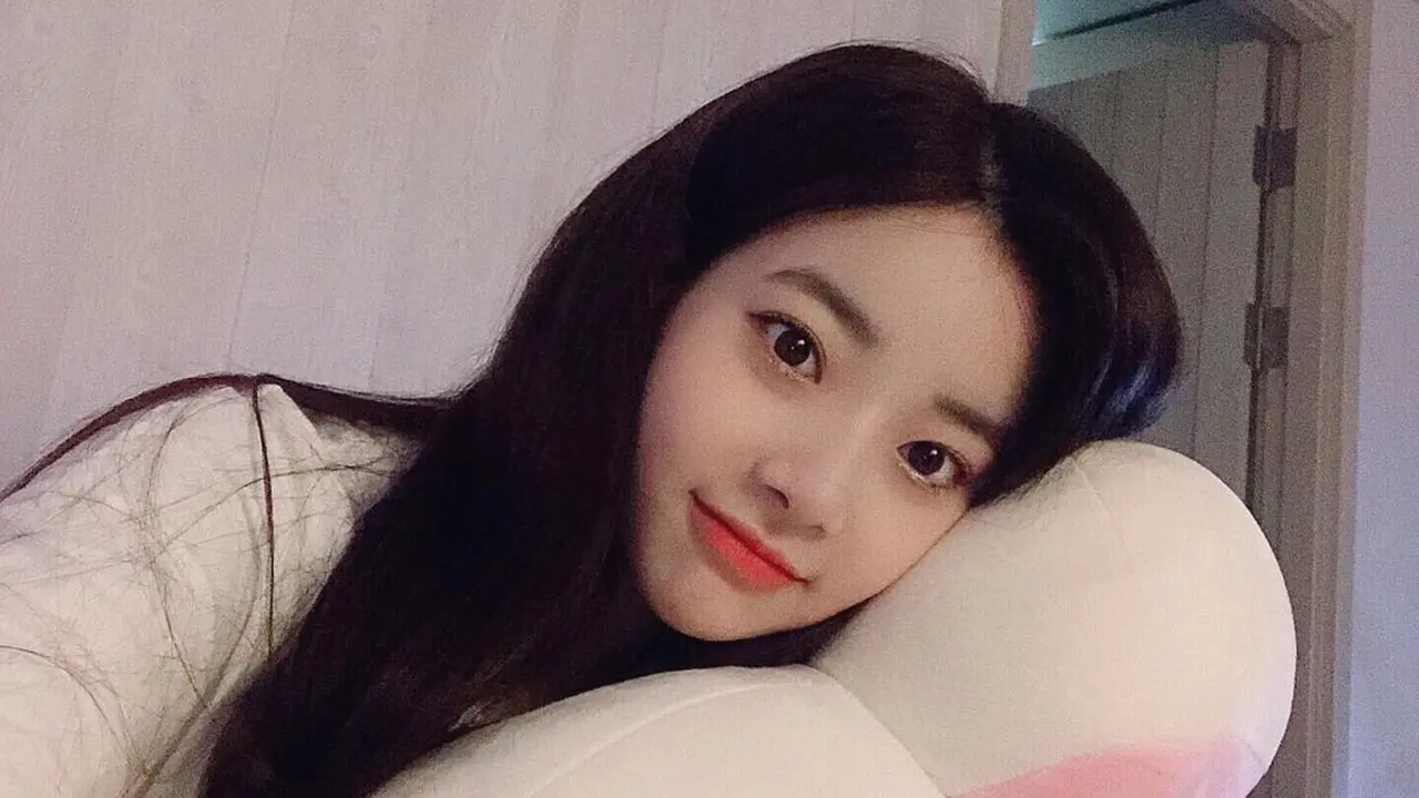 Lee Hyunjoo eks April. (Instagram/ hyun.joo_lee)