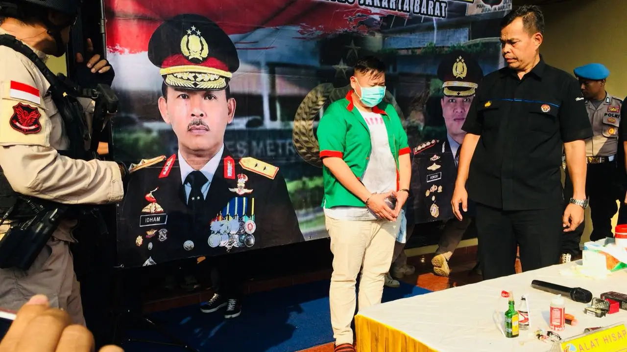 Reza Bukan menjadi tersangka karena menggunakan narkoba (Merdeka.com/Titin Supriyatin)