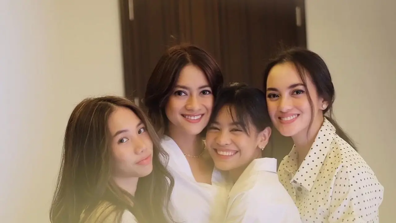 6 Momen Ultah Rini Yulianti Adik Ririn Ekawati, Dapat Ucapan Lewat Zoom