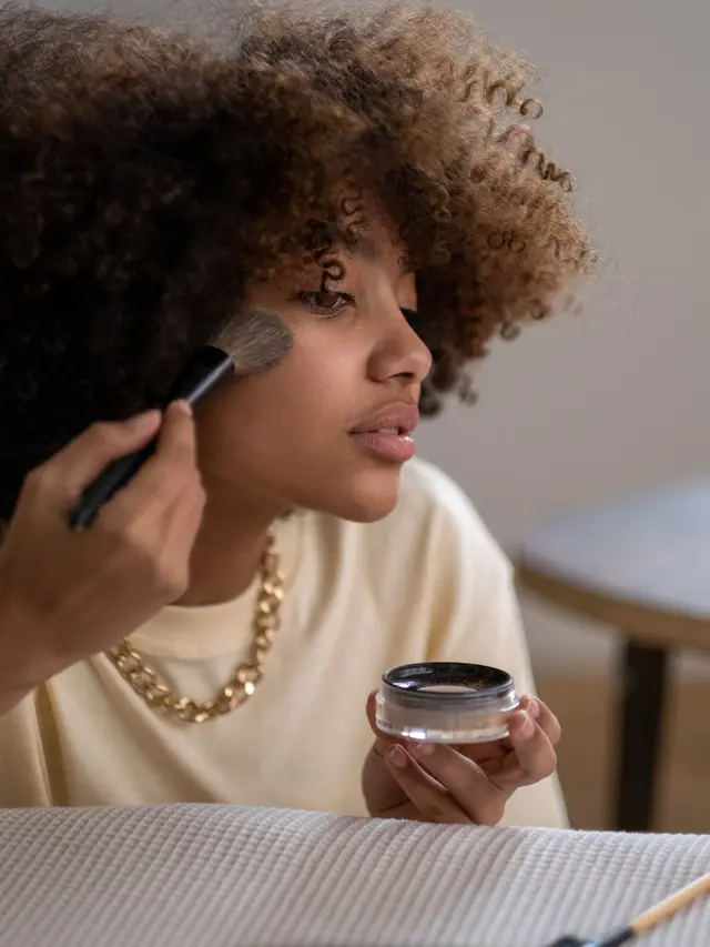 Cloud Skin Jadi Tren Makeup Terbaru, Kenali Rahasia Hasil Semi Matte dan Dewy yang Flawless