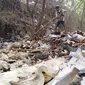 Sungai Kalibaru jadi tempat sampah raksasa warga Bogor. (Liputan6.com/Achmad Sudarno)