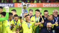 Dalam ajang Piala Dunia U-20 2023 di Indonesia, Amerika Selatan akan diwakili oleh 4 wakilnya yang telah memastikan lolos setelah melakukan kualifikasi pada ajang Piala Amerika Selatan U-20 2023 yang diselenggarakan pada 19 Januari hingga 12 Februari 2023 di Kolombia. Dari 4 negara yang lolos, Argentina sebagai pengoleksi gelar terbanyak Piala Dunia U-20 dengan raihan 6 trofi dipastikan tak ambil bagian setelah lebih dahulu tersingkir. Berikut daftar keempat negara yang lolos mewakili Amerika Selatan (CONMEBOL). (AFP/Daniel Munoz)