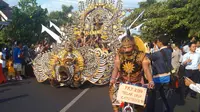 Peserta pawai seni di Yogyakarta (Liputan6.com)