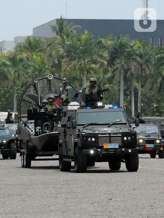 <p>Demo udara juga akan dilakukan pada HUT TNI ke -78 dengan melibatkan 91 pesawat dari matra darat, laut dan udara pada 5 Oktober 2023. Demonstrasi diantaranya fly pass pesawat tempur, helly dan free fall sebanyak 78 personel. (merdeka.com/Imam Buhori)</p>