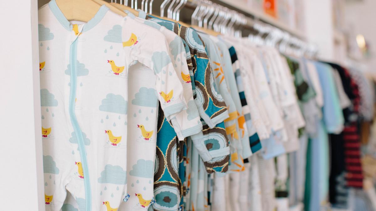 6 Panduan Penting Sebelum Membeli Baju Bayi
