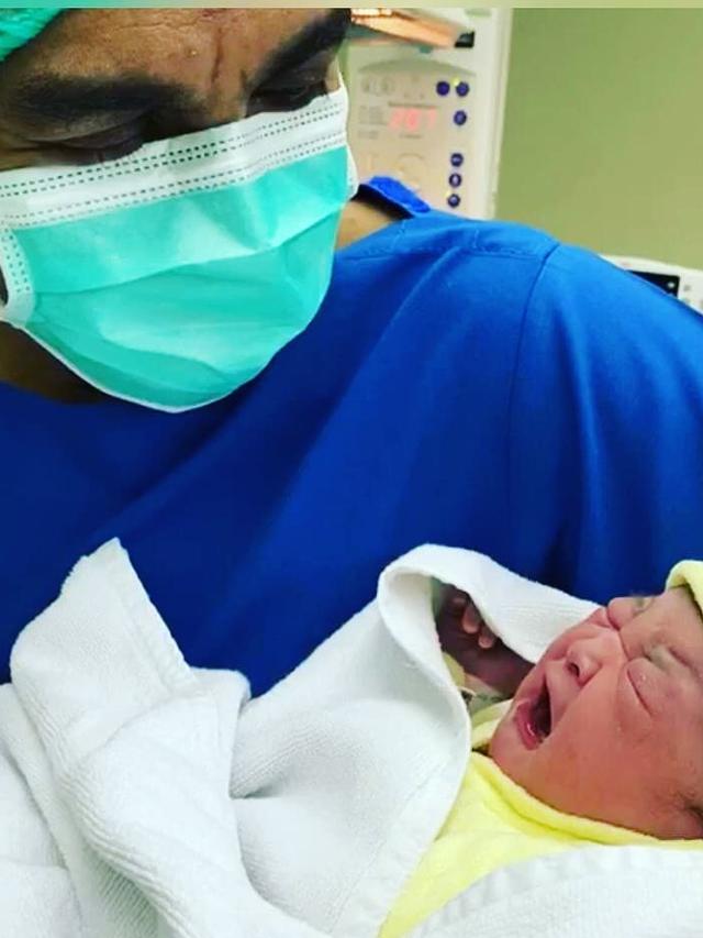 Berusia 40 Hari, Ini 5 Momen Kenangan Manis Glenn Fredly bersama Baby Gewa