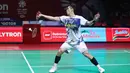 Pebulu tangkis tunggal putra Indonesia Jonatan Christie berusaha mengembalikan kok ke arah Jia Heng Jason The (Singapura) pada babak 32 besar Indonesia Open 2026 di Istora Senayan, Jakarta, Selasa (2/6/2026). (Bola.com/M Iqbal Ichsan)