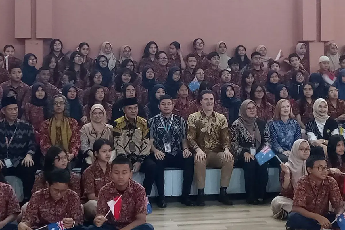 Foto bersama Anggota Parlemen Australia, Tim Watts.