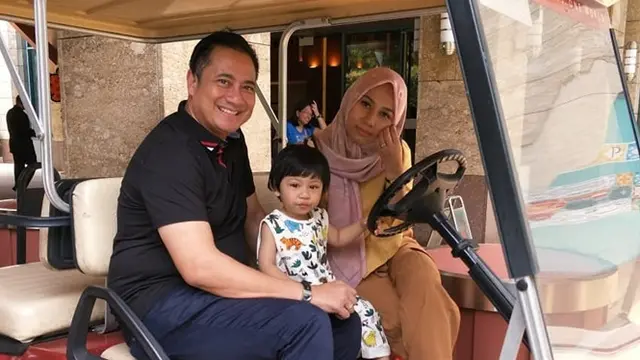 6 Potret Sarni, Istri Ivan Fadilla Sekaligus Ibu Sambung Verrell Bramasta