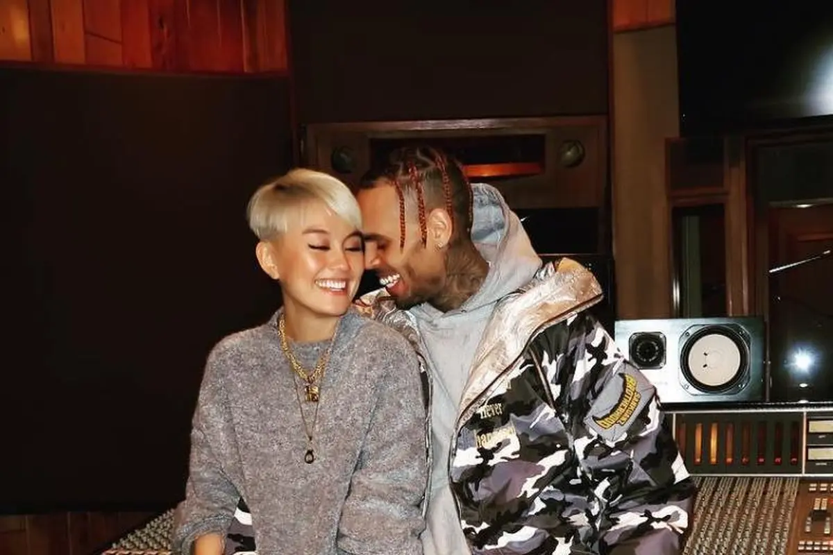 [Bintang] Agnez Mo - Chris Brown