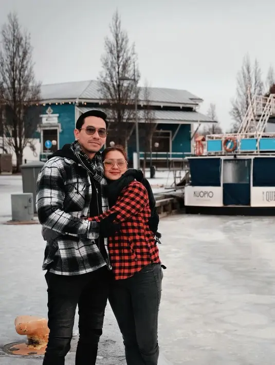 Donna Agnesia dan Darius Sinathrya (Instagram/dagnesia)