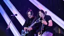 "Luar biasa keren, seru. Kayaknya ini pertama kali ada acara seperti ini lagi. Sekalian mengumumkan kalau musik rock masih sangat menarik untuk ditonton," ucap Krisyanto. (Adrian Putra/Bintang.com)