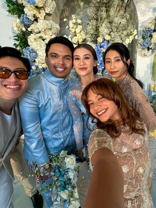 Potret Amel Carla di acara lamaran Thariq-Aaliyah (Sumber: Instagram/@amelcarla)