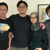 Penampilan perdana Laudya Cynthia Bella usai menikah dengan Engku Emran. (Instagram @ryaariyanti)