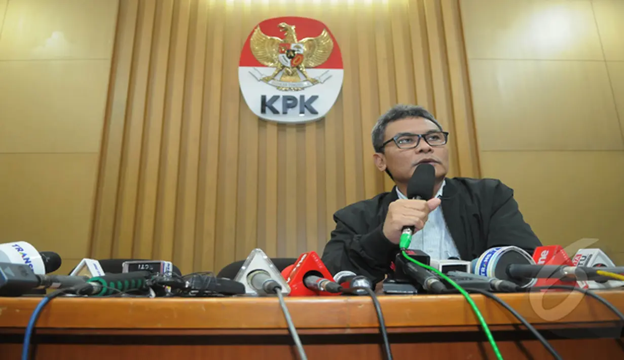 Johan Budi mengakui kinerja KPK tengah mengalami penurunan akibat kisruh KPK dengan Polri, Jakarta, Kamis (5/2/2015). (Liputan6.com/Herman Zakharia)