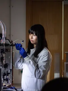 Carina Joe membagikan pengalaman langsungnya tentang bagaimana proses tersebut berlangsung di tengah situasi yang penuh tekanan (Sumber: Carina Joe)