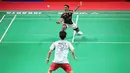Permainan kedua tunggal putra tersebut berlangsung ketat dan sengit. Tampak dalam foto, pebulu tangkis tunggal putra Indonesia, Alwi Farhan saat berlaga melawan wakil China, Wang Zheng Xing, pada babak 16 besar Indonesia Masters 2026 di Istora Gelora Bung Karno, Senayan, Jakarta, Kamis (22/1/2026). (Bola.com/M Iqbal Ichsan)