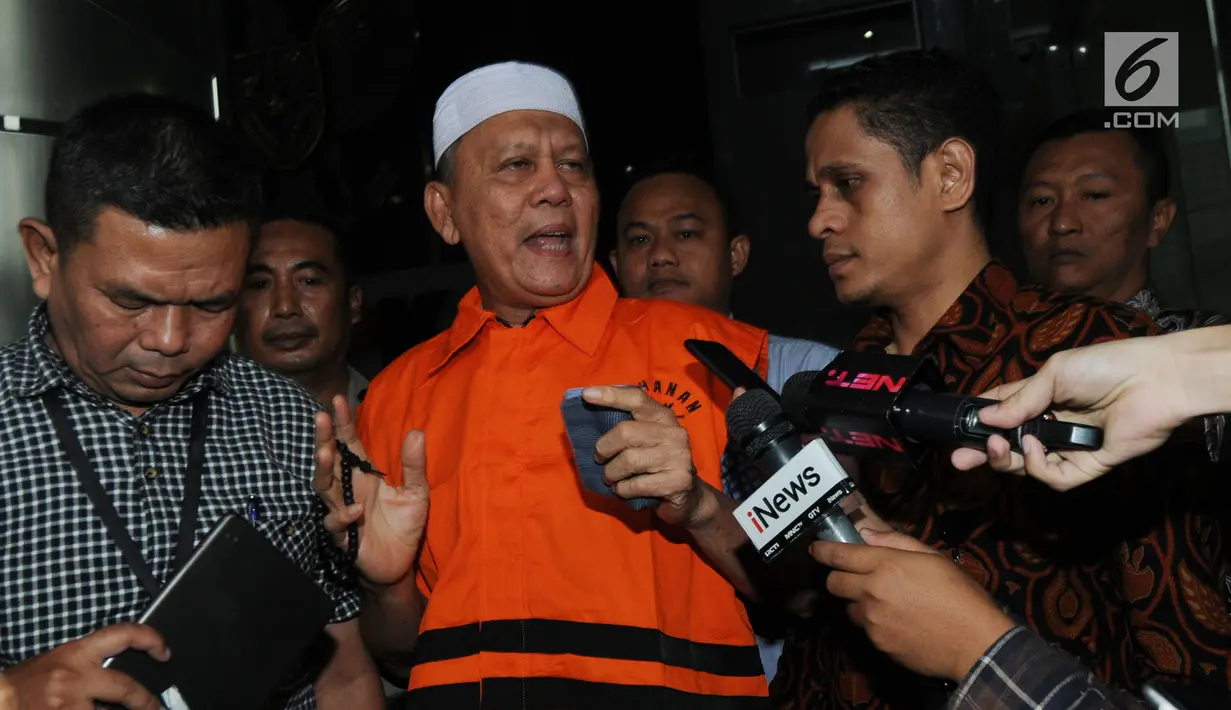 Mantan anggota DPRD Sumut Rijal Sirait usai menjalani pemeriksaan di Gedung KPK, Jakarta, Rabu (4/7). Rijal menuturkan dirinya sudah mengembalikan uang suap yang diterimanya senilai Rp 300 juta. (Merdeka.com/Dwi Narwoko)