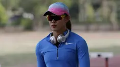Atlet lari gawang Indonesia, Emilia Nova, saat sesi latihan di Stadion Madya, Jakarta, Senin (7/9). Meski baru sembuh dari cedera, Emilia Nova tetap mengincar medali emas di SEA Games 2019. (Bola.com/M Iqbal Ichsan)