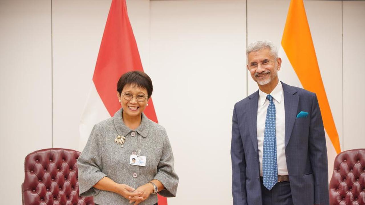 Menlu RI Retno Marsudi dan Menlu India Dr. S.Jaishankar melakukan diskusi bilateral di tengah Sidang Majelis Umum ke-77 PBB (19/9/2022). (Dok: Kemlu RI)