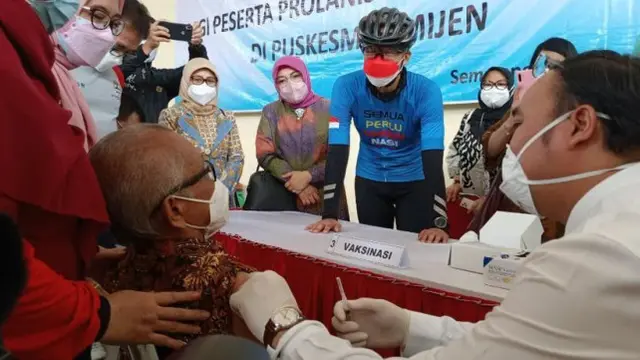 Vaksinasi untuk Kelompok Lansia dan Komorbid
