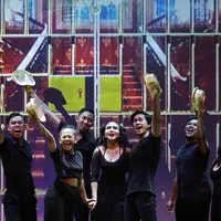 Para peserta Indonesia Menuju Broadway gelar showcase What I Did For Love di Jakarta. (Bambang E Ros/Fimela.com)