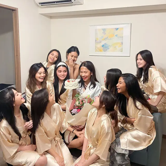 6 Potret Bridal Shower Azizah Salsha, Dikabarkan Menikah dengan Pratama Arhan Hari Ini