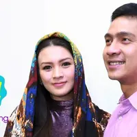 Lebaran tahun ini, Donita masih bingung mau pulang kampung atau tidak.