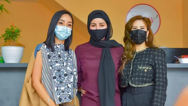 Gandeng Sahabatnya, Olla Ramlan Buka Usaha Makanan Pedas