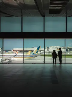 Ilustrasi Bandara Changi Singapura. (dok. Shawnanggg/Unsplash.com)