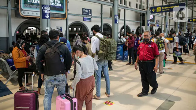 Peningkatan Arus Mudik Lebaran 2022 di Stasiun Pasar Senen