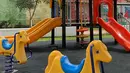 Fasilitas bermain anak di Taman Maju Bersama (TMB) Assakinah, Kebagusan, Jakarta, Kamis (27/2/2020). Gubernur DKI Jakarta Anies Baswedan akan membangun 200 TMB hingga tahun 2022 untuk memenuhi target 30 persen ruang terbuka hijau (RTH) di wilayah Ibu Kota. (Liputan6.com/Immanuel Antonius)