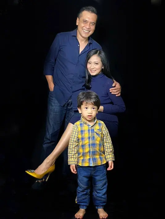 Citra Soeroso masuk ke rumah sakit sejak awal Juli dan kemudian melahirkan anak keduanya. Akan tetapi lantaran kondisi sang ibu yang tak memungkinkan, Cita tak bisa memberikan ASI untuk buah hatinya. (Foto: instagram.com/chicohakim)