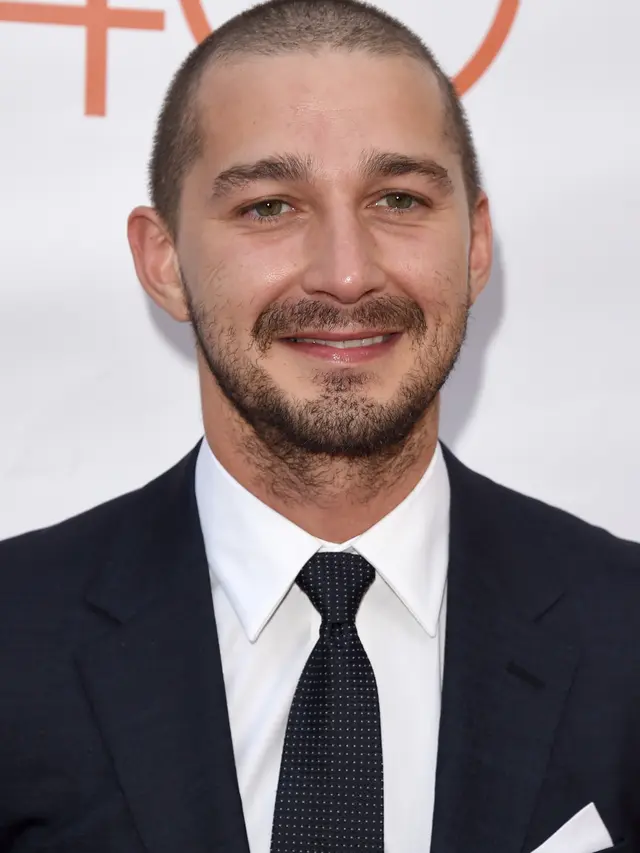 [Bintang] Cincin Pertunangan Shia LaBeouf dan Mia Goth Berlapiskan Berlian