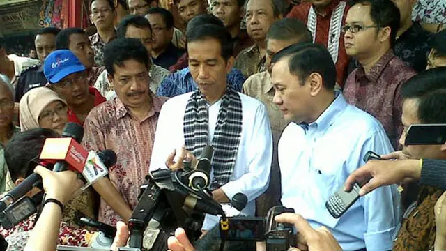 Jokowi dan Agus Martowardojo Blusukan ke Pasar Blok G