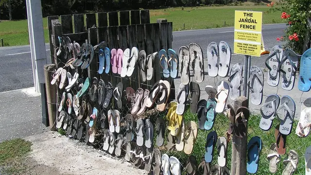 Pagar Nyeleneh di Selandia Baru